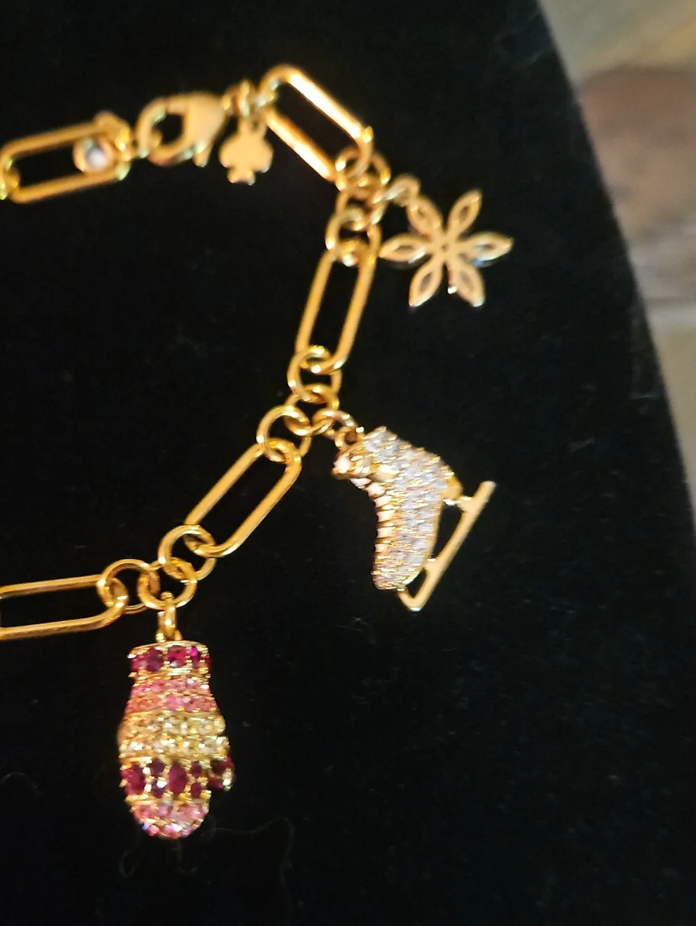 Kate Spade Snow Days Charm Bracelet NWOT - Picture 3 of 4
